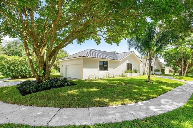 Boca Bath & Tennis Residence photo 4