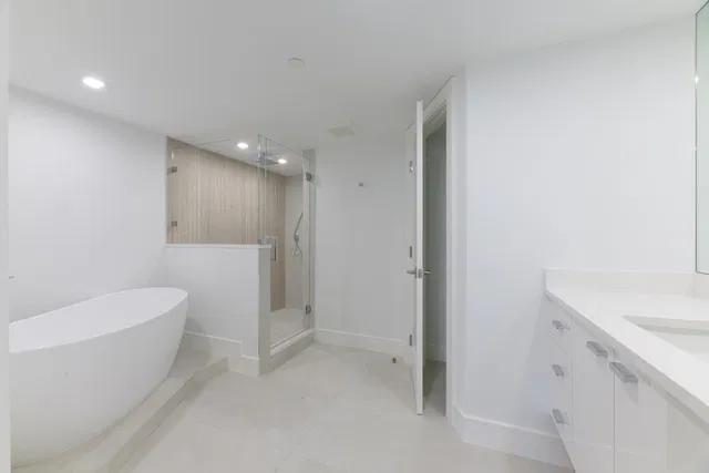 The Plaza of The Palm Beaches Unit 24g photo 10