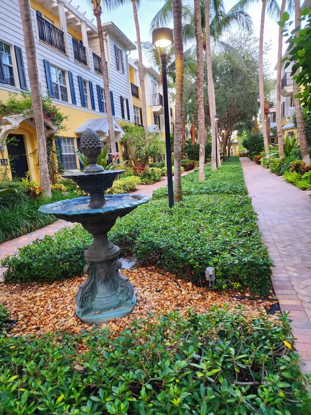 Magnolia Court Residence photo 3