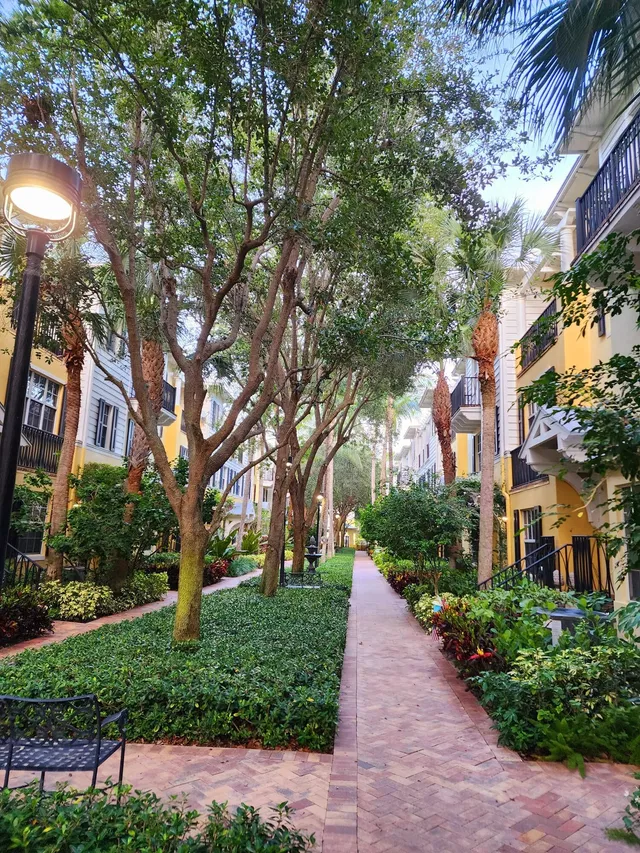 Magnolia Court Residence photo 5