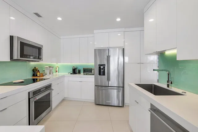 Palm Beach Towers, Palm Beach Unit 122b photo 7