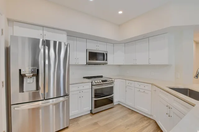 The Astor Unit 313 photo 8