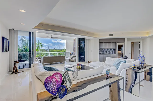 Azure Palm Beach Gardens Unit 412 photo 4