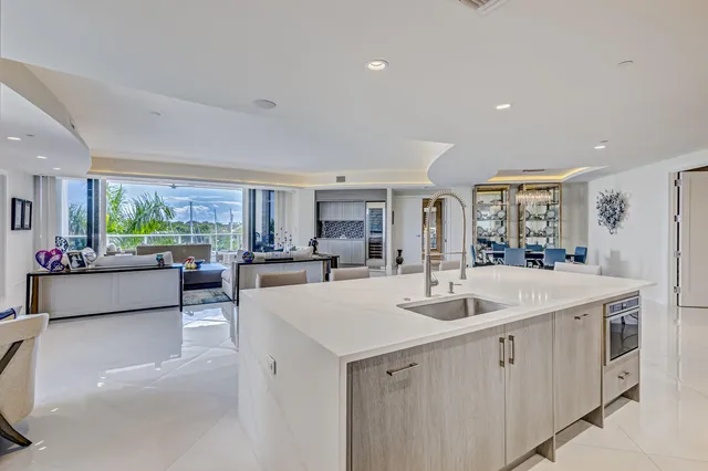 Azure Palm Beach Gardens Unit 412 photo 6
