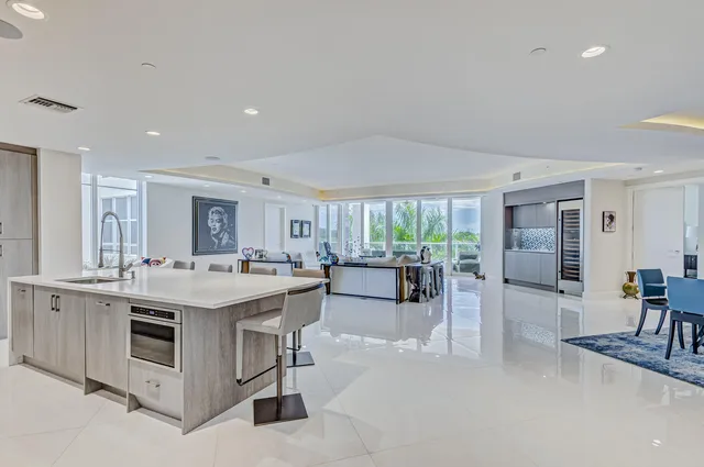 Azure Palm Beach Gardens Unit 412 photo 8
