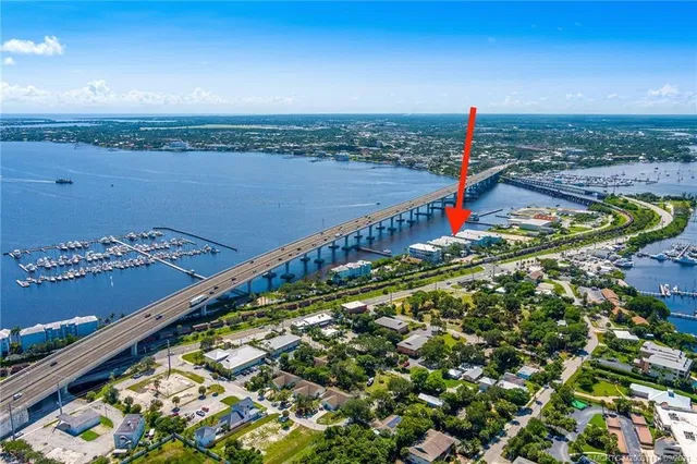 Harborage Yacht Club Unit 405 photo 4