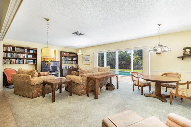 Residence photo 4