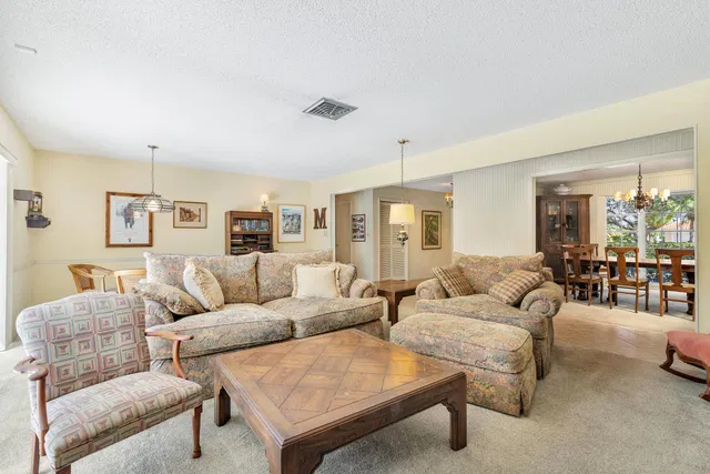 Residence photo 5