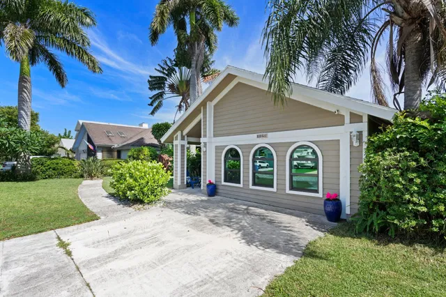 Residence photo 2