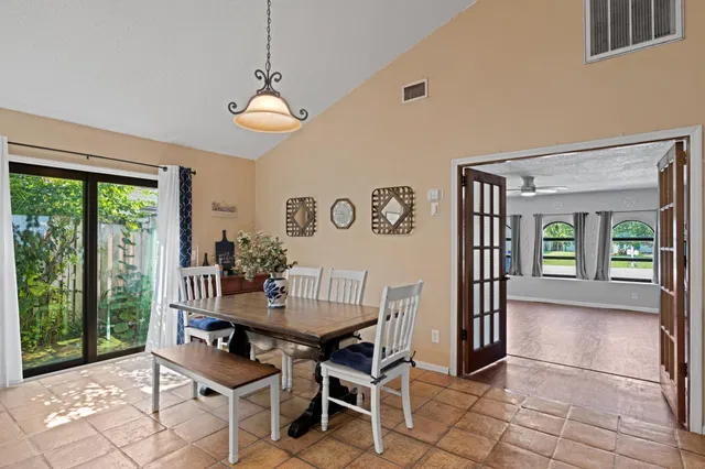 Residence photo 15