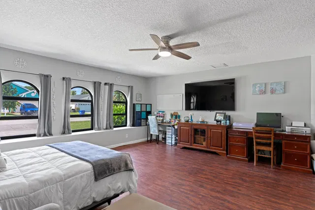 Residence photo 17