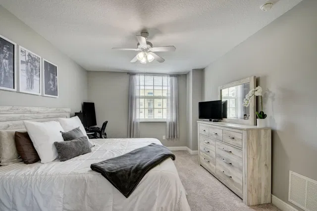 610 Clematis Unit 605 photo 6