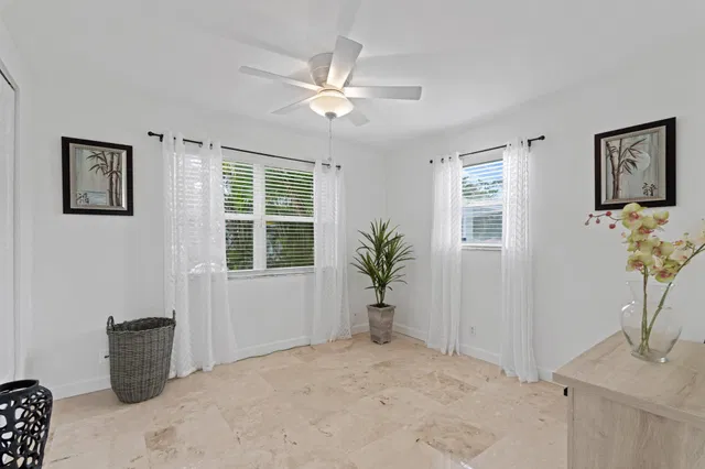 Residence photo 5