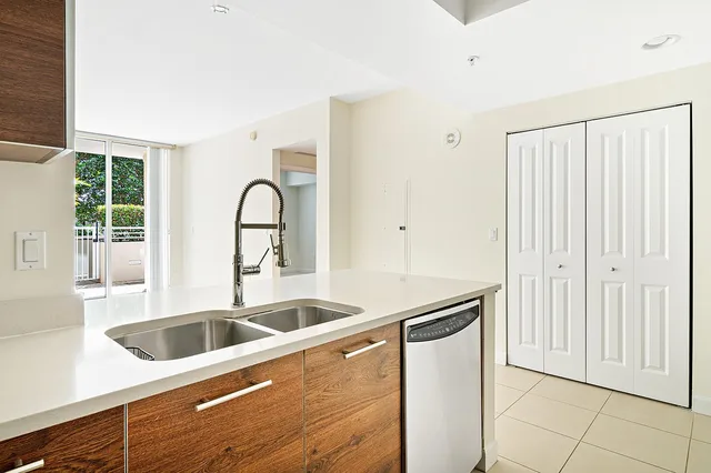 City Palms Unit 614 photo 4
