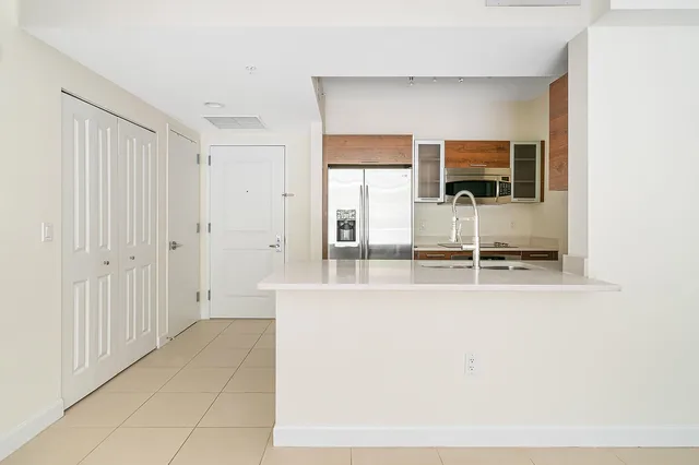 City Palms Unit 614 photo 5