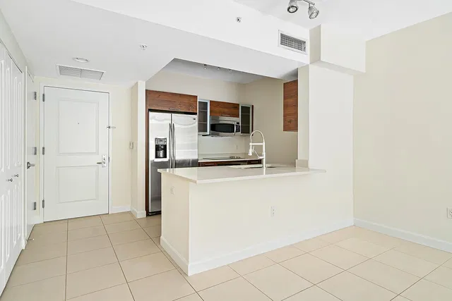 City Palms Unit 614 photo 6