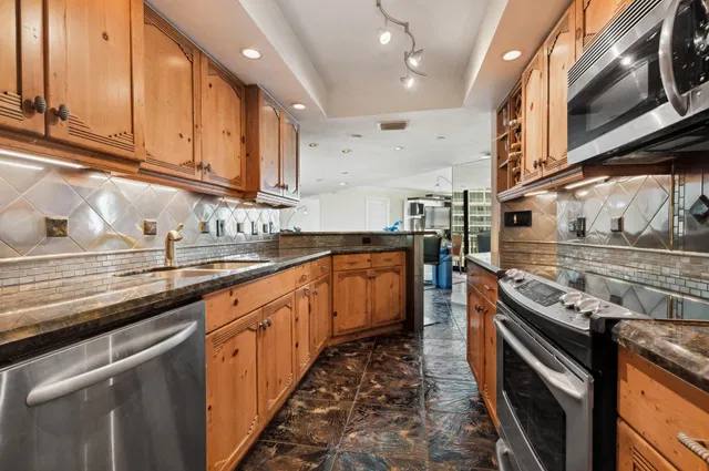 Tiara Singer Island Unit 9-C photo 8