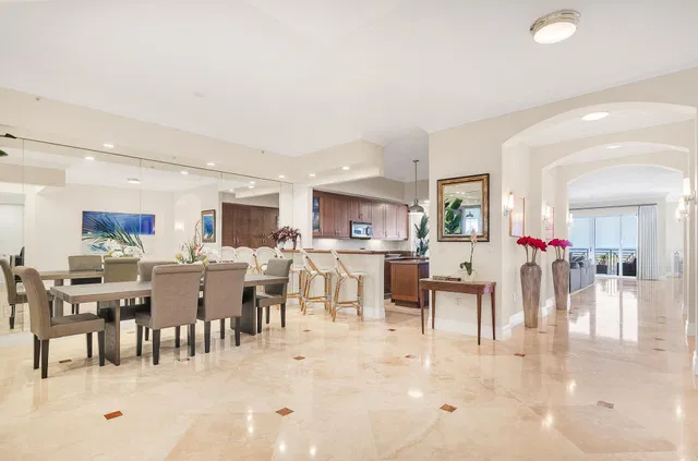 Esplanade Grande Unit 1401 photo 3