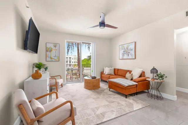 Pineapple Grove Village Condominiums Unit 1411 photo 4