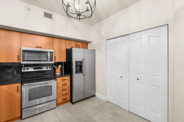 Pineapple Grove Village Condominiums Unit 1411 photo 9