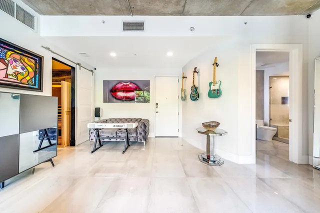 The Meridian Unit 210 photo 7