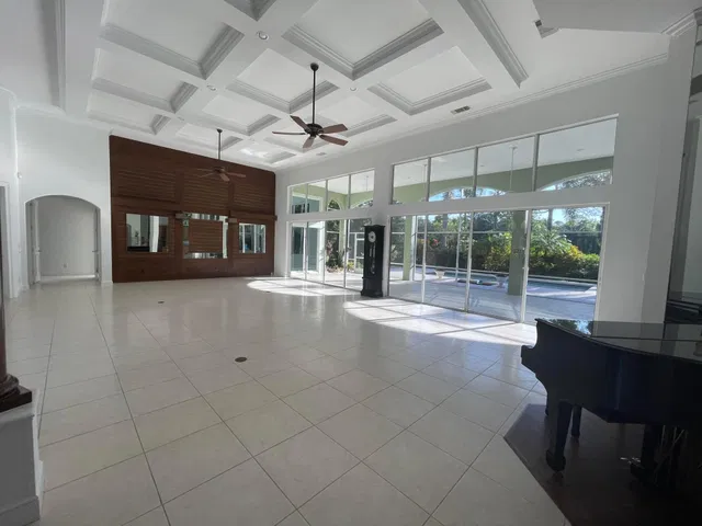 Willoughby Golf Club Residence photo 8