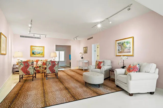 300 S Ocean Boulevard #2e