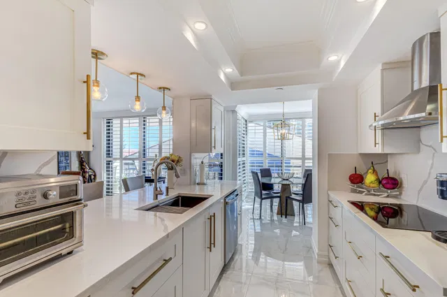 Martinique Singer Island Unit 202 photo 3
