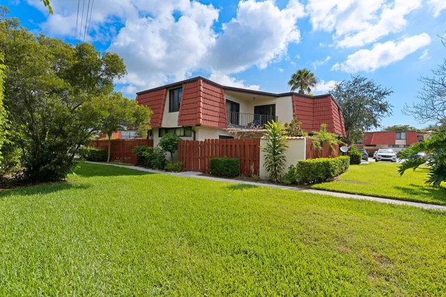 Residence photo 2