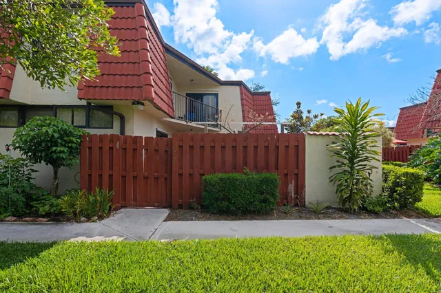 Residence photo 20