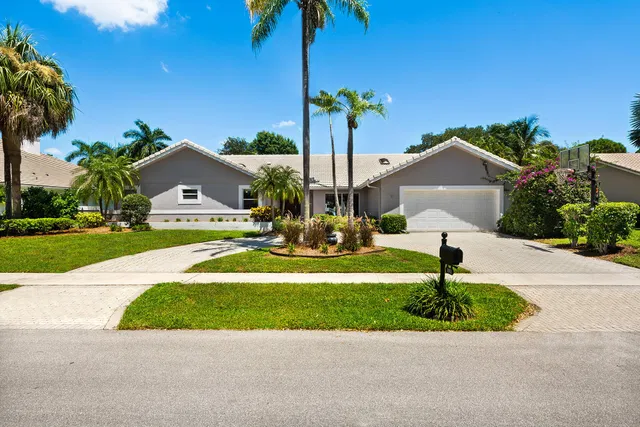Boca Bath & Tennis Residence photo 7