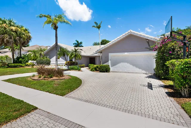 Boca Bath & Tennis Residence photo 8