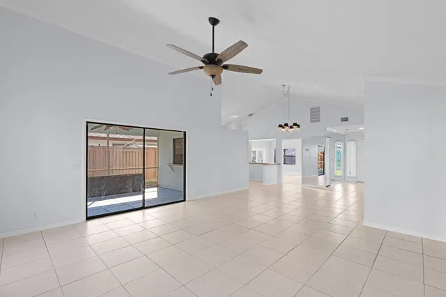 Residence photo 8