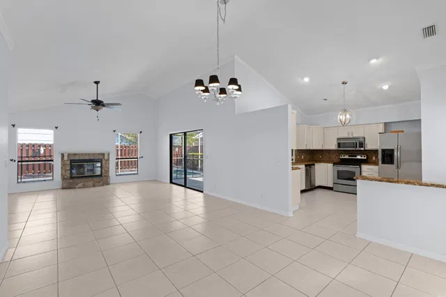 Residence photo 9