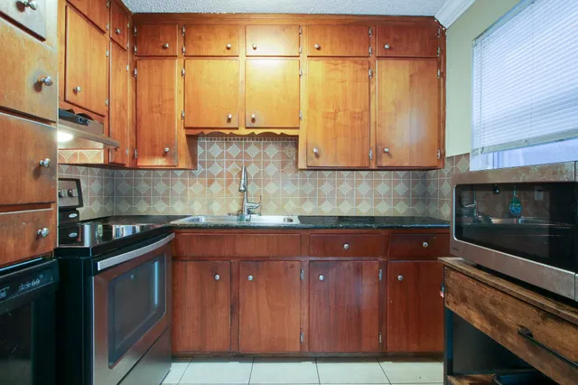  Residence photo 8