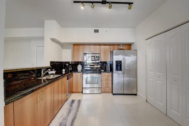 Pineapple Grove Village Condominiums Unit 2403 photo 7