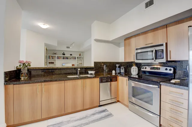 Pineapple Grove Village Condominiums Unit 2403 photo 8