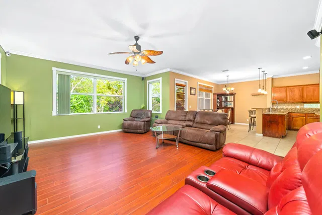  Residence photo 10