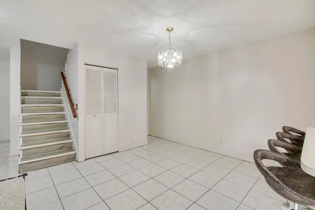  Residence photo 5