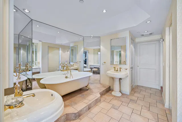Palm Beach Biltmore Unit 608 photo 8