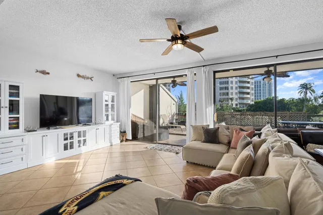 Martinique Singer Island Unit 5 photo 5