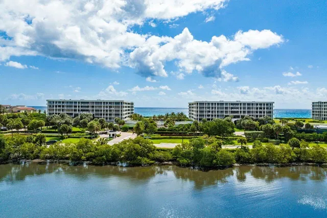 Sloan's Curve Palm Beach Unit 503s photo 3