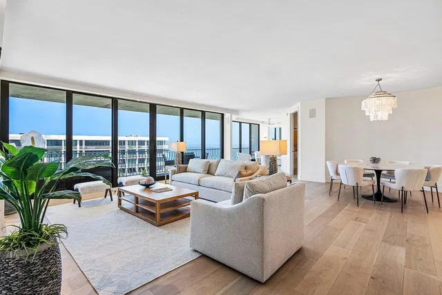 Sloan's Curve Palm Beach Unit 503s photo 6