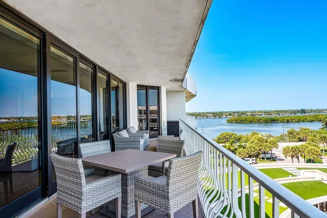 Sloan's Curve Palm Beach Unit 503s photo 11
