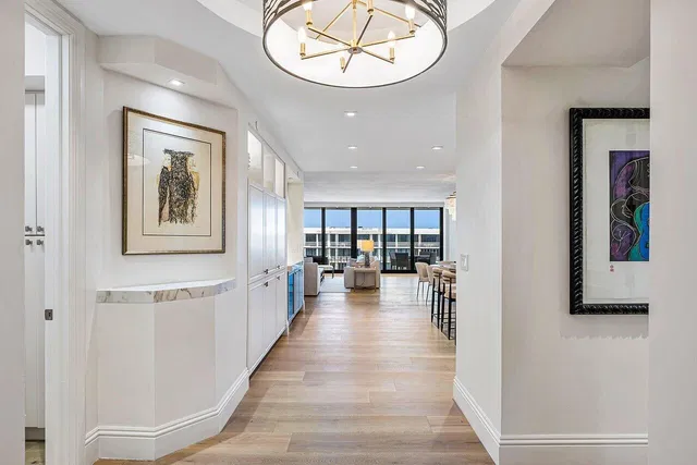 Sloan's Curve Palm Beach Unit 503s photo 13