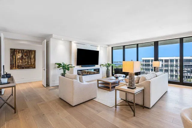 Sloan's Curve Palm Beach Unit 503s photo 14