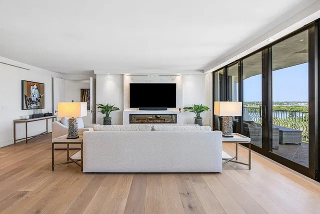 Sloan's Curve Palm Beach Unit 503s photo 15