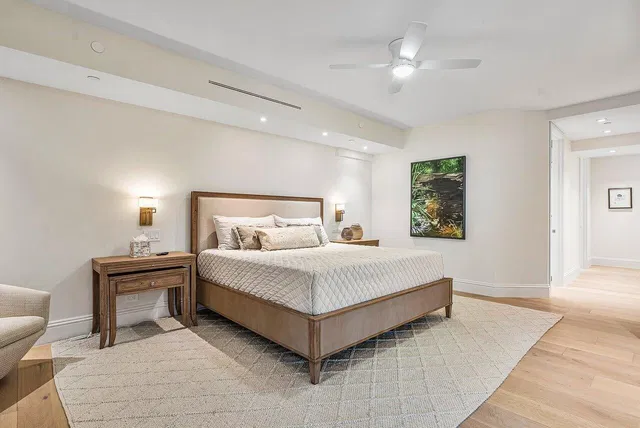 Sloan's Curve Palm Beach Unit 503s photo 18