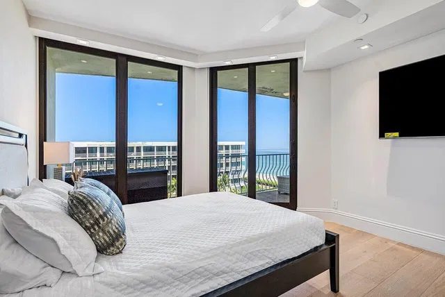 Sloan's Curve Palm Beach Unit 503s photo 26