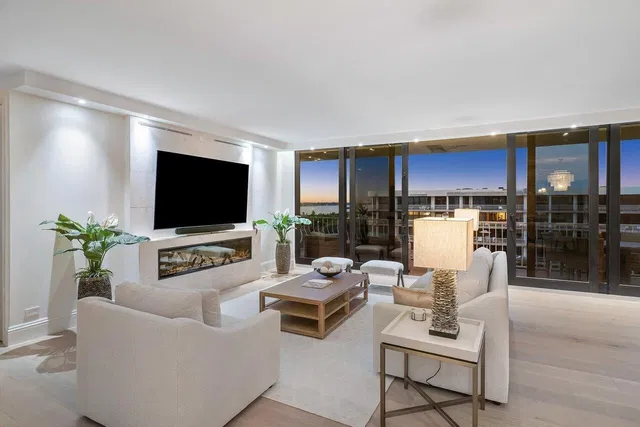 Sloan's Curve Palm Beach Unit 503s photo 30
